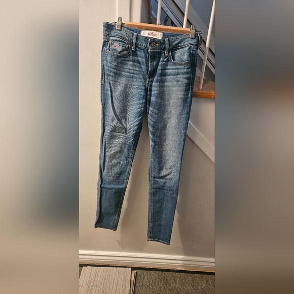Hollister Skinny Jeans - Picture 1 of 6